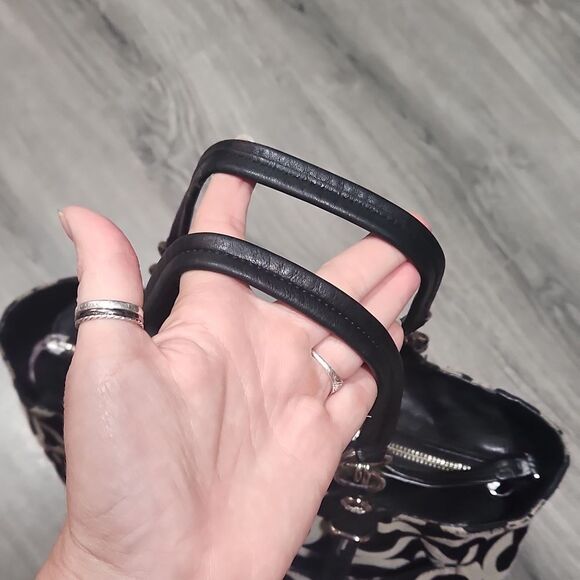 Coach Signature BLK/GRY Madison Tote - Picture 2 of 12